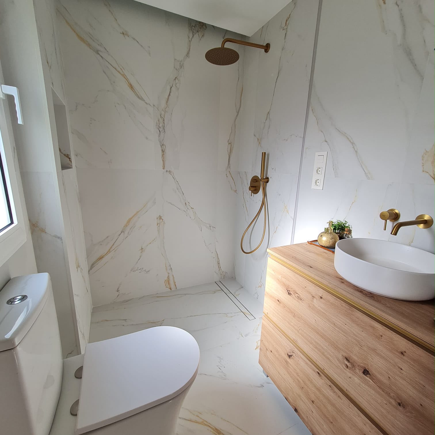 Baño moderno terminado